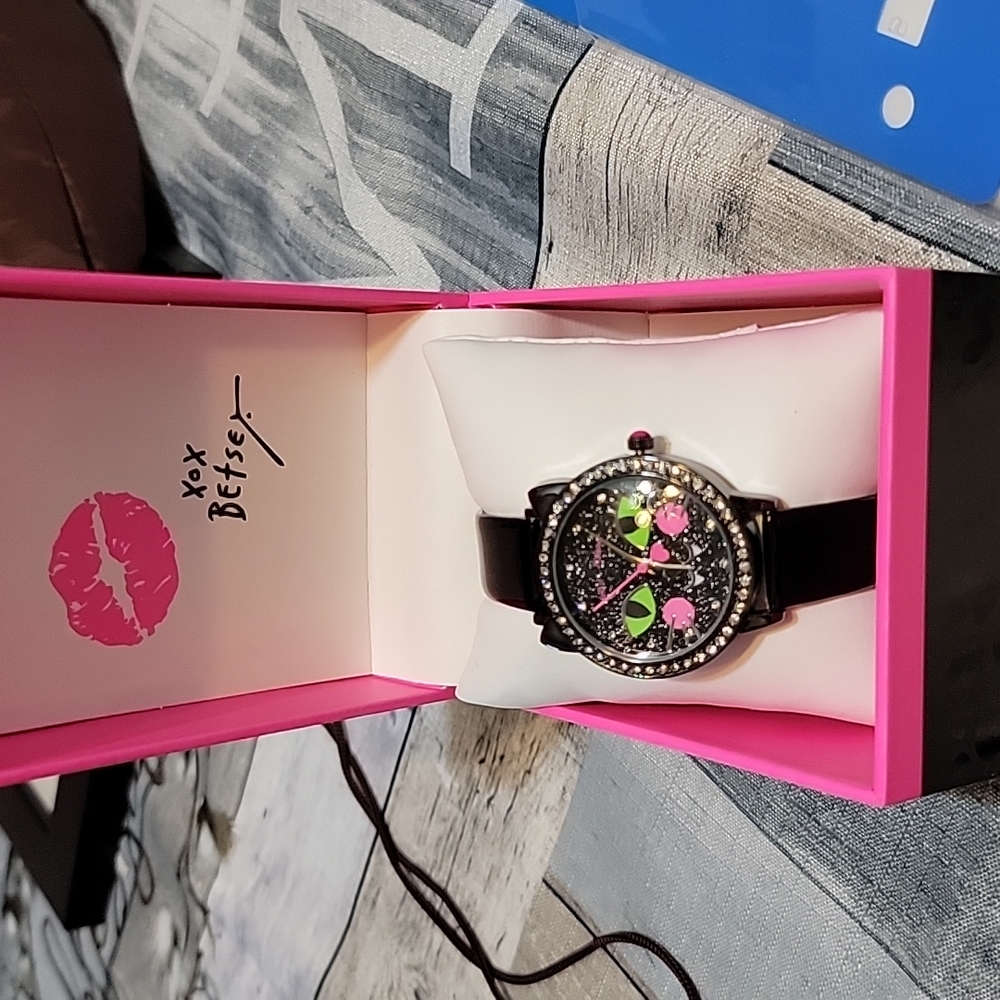 Betsey Johnson Kitty Cat Kitten Watch NWT